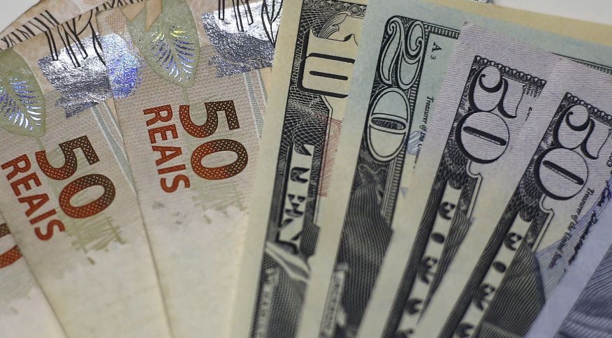 Balança comercial registra superávit de US$ 4 bilhões