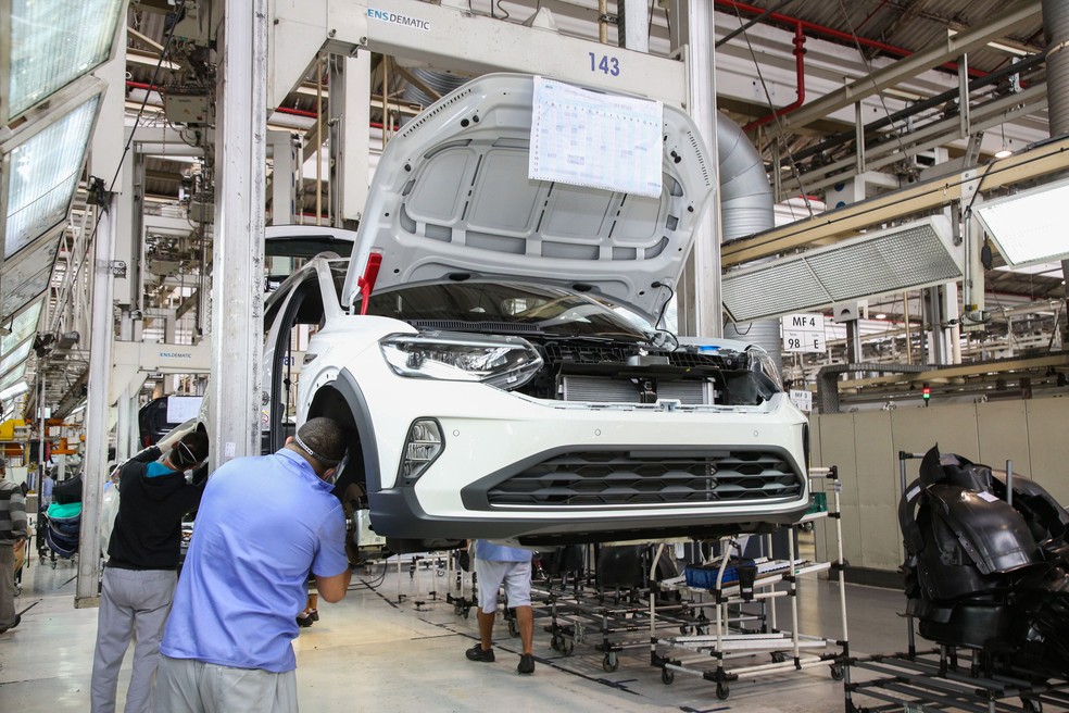 Produção industrial cresce 7% em maio, após 2 meses de queda com pandemia
